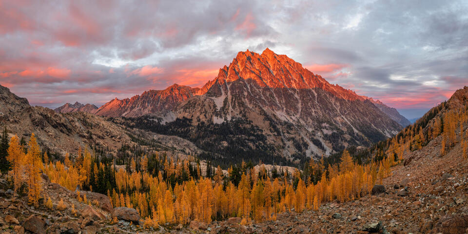 Lake Ingalls Trail - Mount Stuart Autumn Panorama