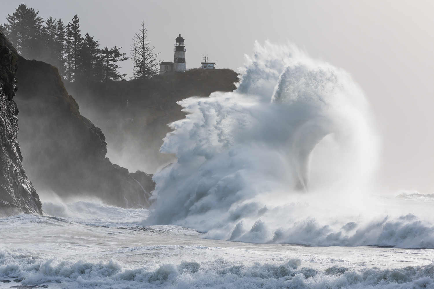 Large wave at Cape Disappointment State Park in Ilwaco, Washington.